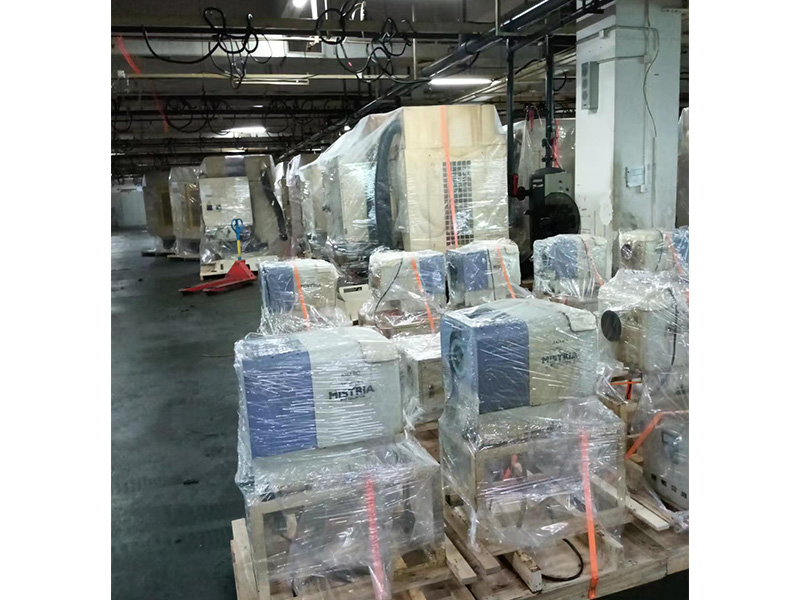 東莞長(zhang)安某公司(sī)搬遷打包(bao)現場