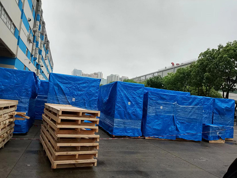 富(fù)士康真空(kōng)防雨木箱(xiang)